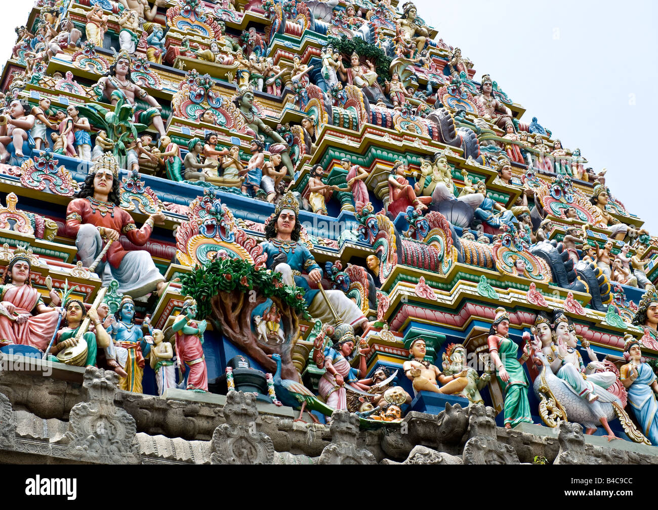 Côté droit de l'entrée du monument de Kapaleeshwar Temple étant les plus populaires sites de Mylapore, dans la ville de Chennai. Banque D'Images