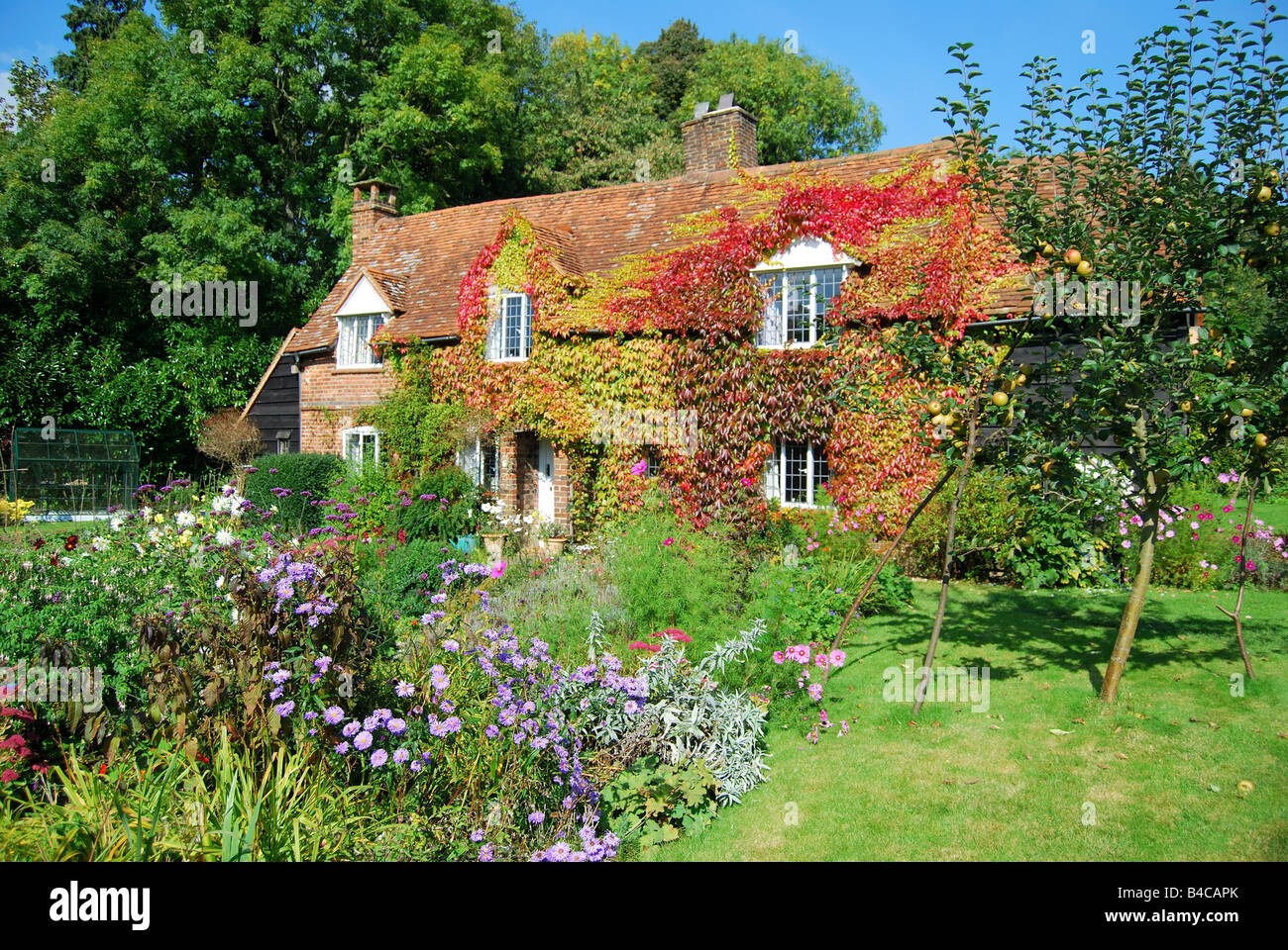 Chalet et jardin, période Chartridge, Buckinghamshire, Angleterre, Royaume-Uni Banque D'Images
