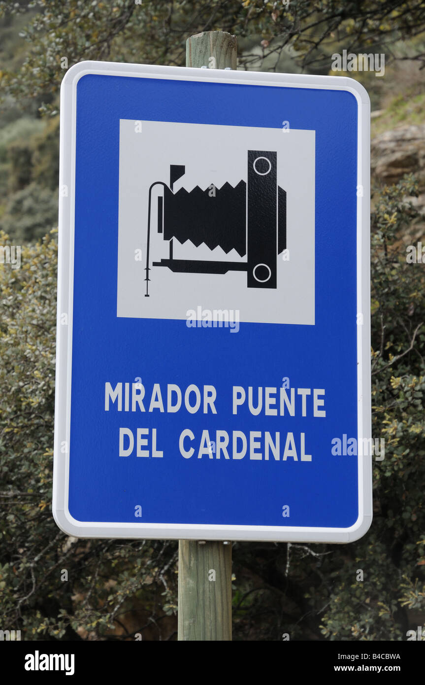 Signe de vue de rivière Rio Tajo Espagne à 25 kilomètres au nord de Carceres sur un66 E803 dans le Parc National de Monfrague Banque D'Images