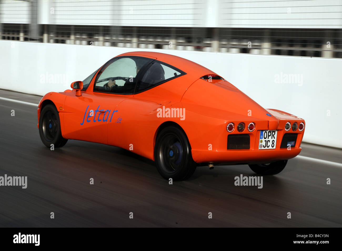 Jetapprox. 2.5, la conduite, la diagonale de l'arrière, vue arrière, test track Banque D'Images