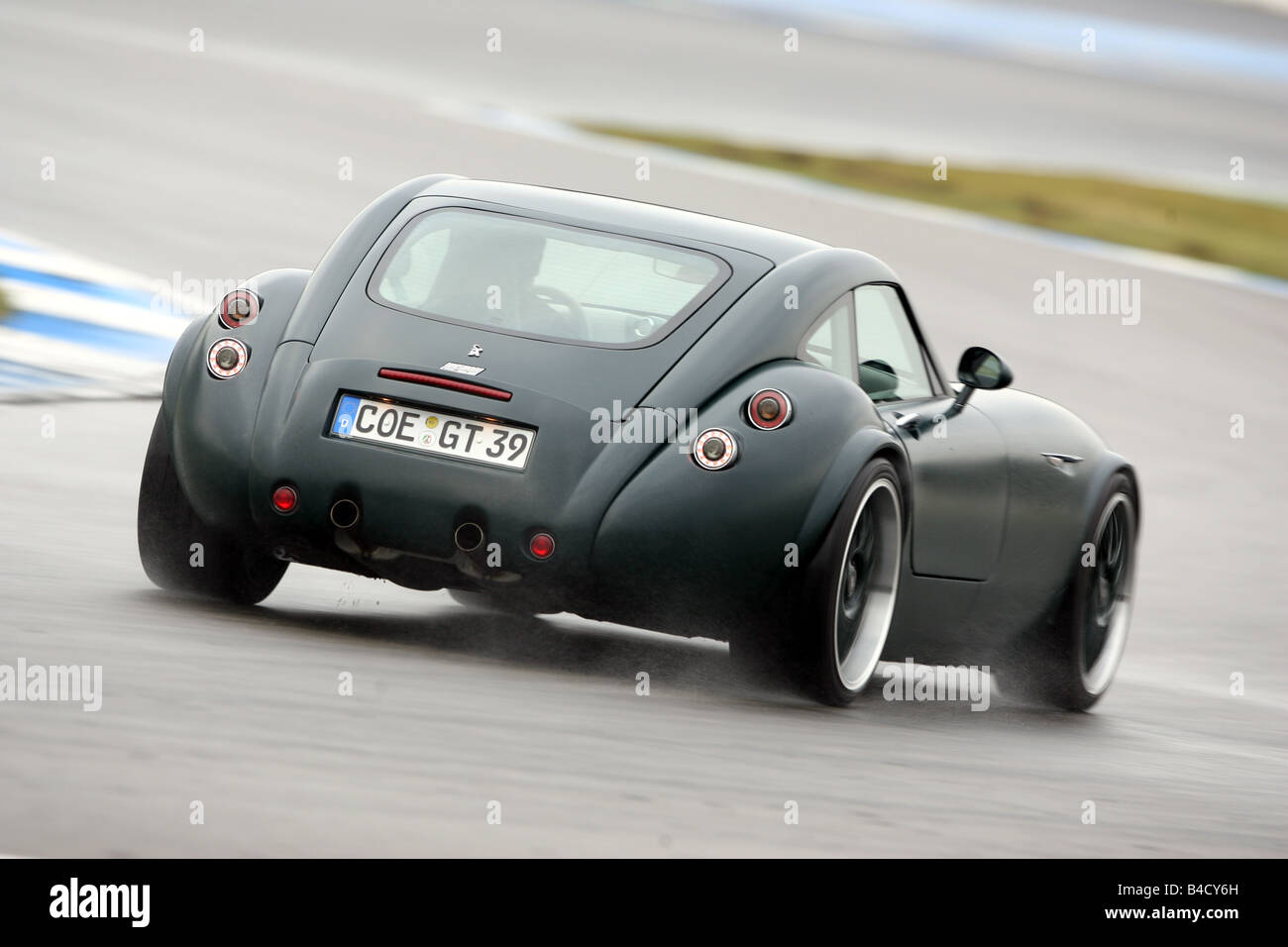 Wiesmann GT, la conduite, la diagonale de l'arrière, vue arrière, test track Banque D'Images