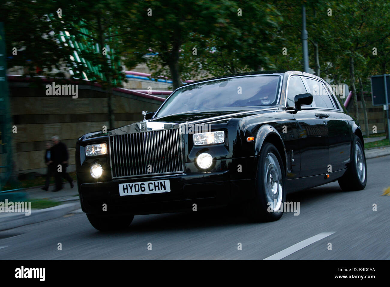 Rolls Royce Phantom, l'année de modèle 2006-, noir, la conduite, la  diagonale de l'avant, vue frontale, Ville Photo Stock - Alamy