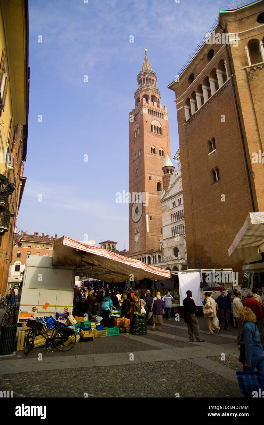 Cremona ville marché tous les samedi Banque D'Images