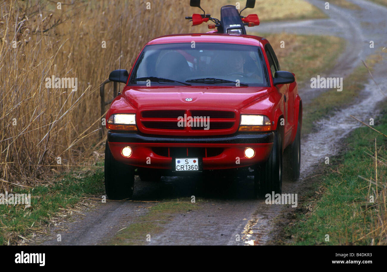 Voiture, Chrysler Dodge Dakota, Pick-Up, modèle année 1997-, rouge, la diagonale de l'avant, vue frontale, la conduite Banque D'Images