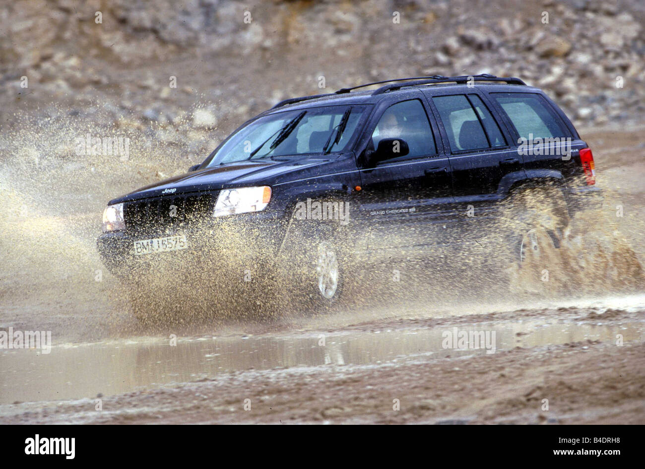Voiture, Chrysler Jeep Grand Cherokee 3.1 TD, cross country, l'année de modèle du véhicule 1998-, noir, la conduite automobile, moto-cross, la diagonale de la fr Banque D'Images