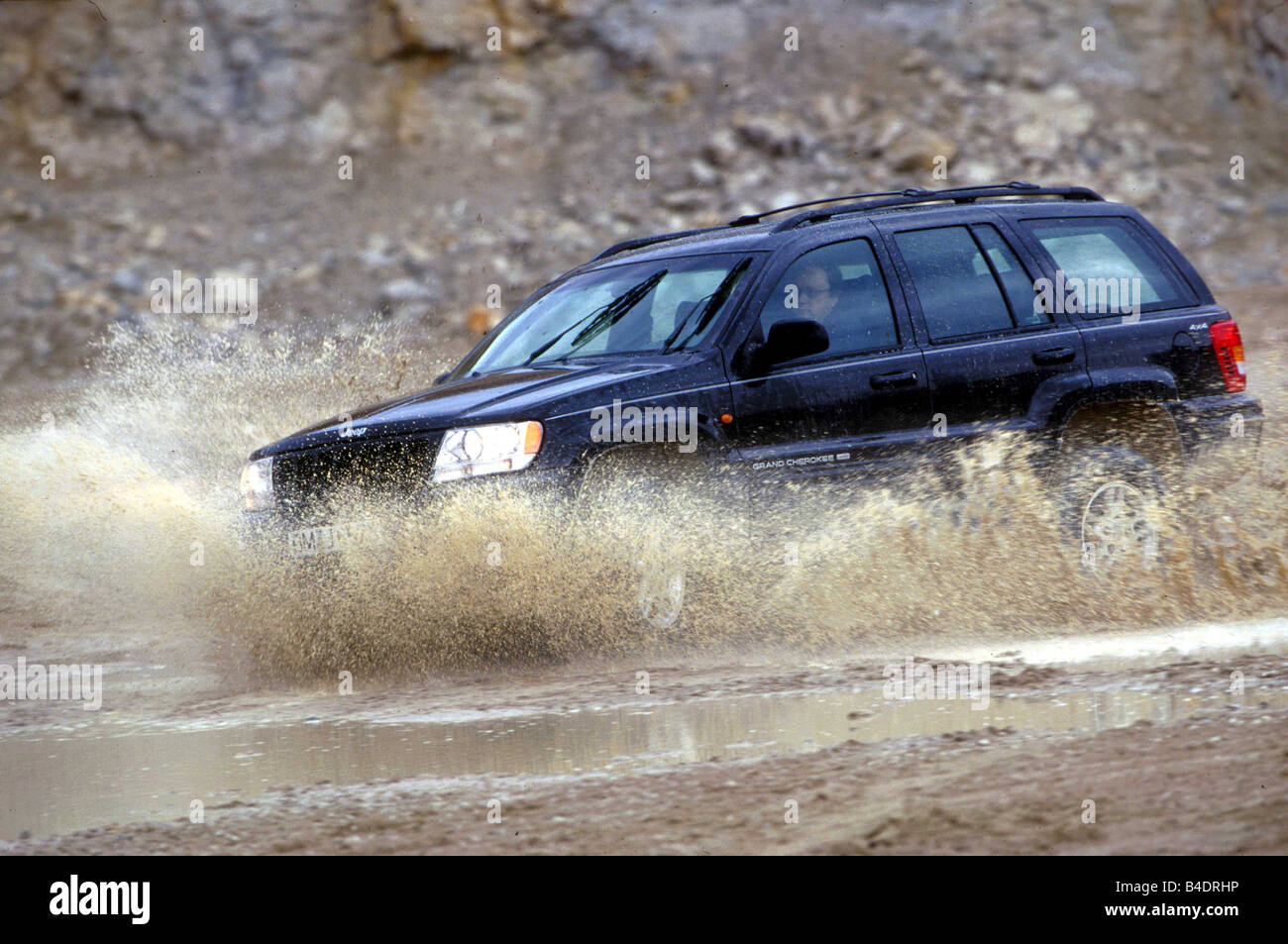 Voiture, Chrysler Jeep Grand Cherokee 3.1 TD, cross country, l'année de modèle du véhicule 1998-, noir, la conduite automobile, moto-cross, la diagonale de la fr Banque D'Images
