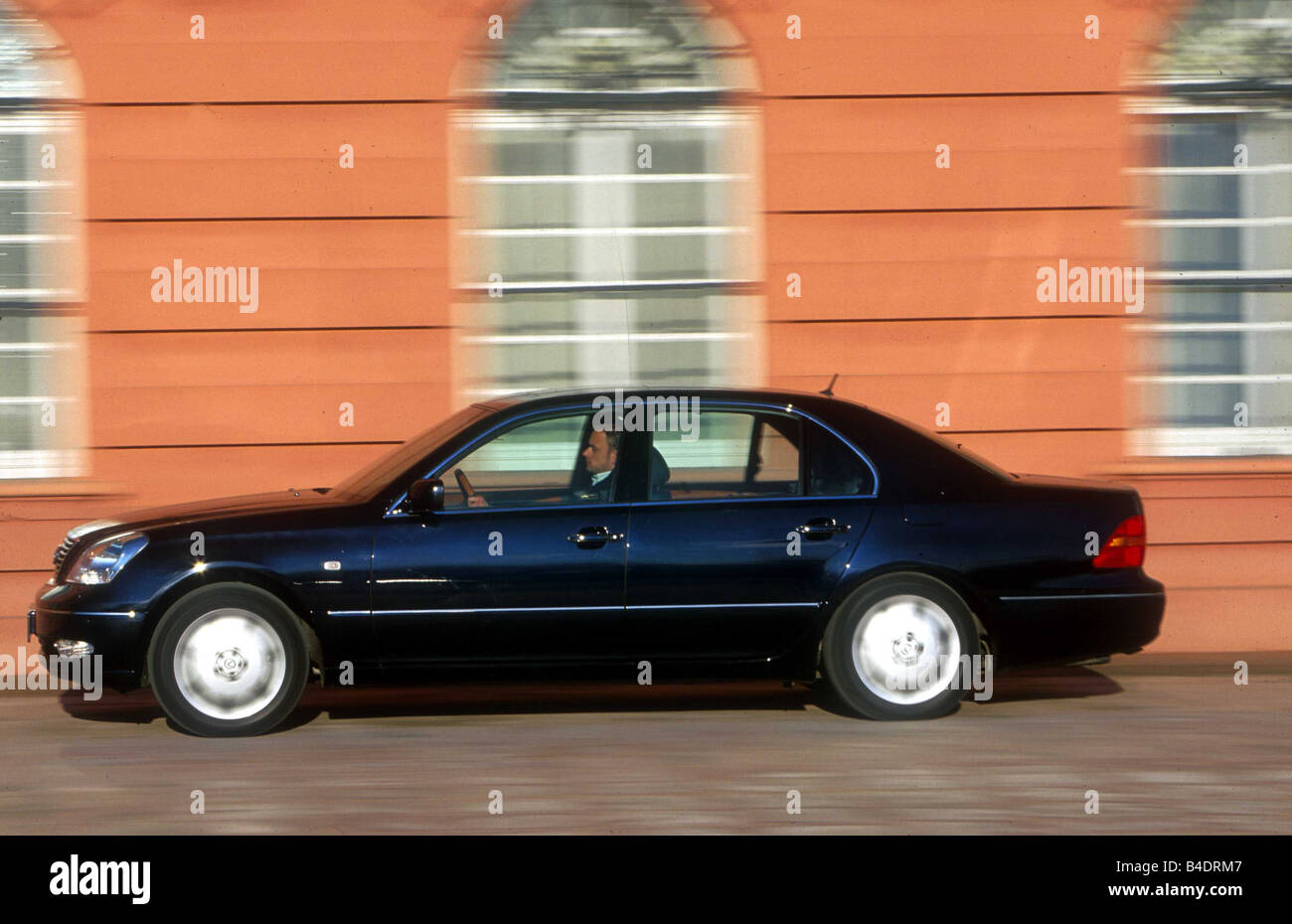 Voiture, Lexus LS 430, une limousine de luxe, environ s, l'année de modèle 2001-, noir, ville, conduite, side view Banque D'Images