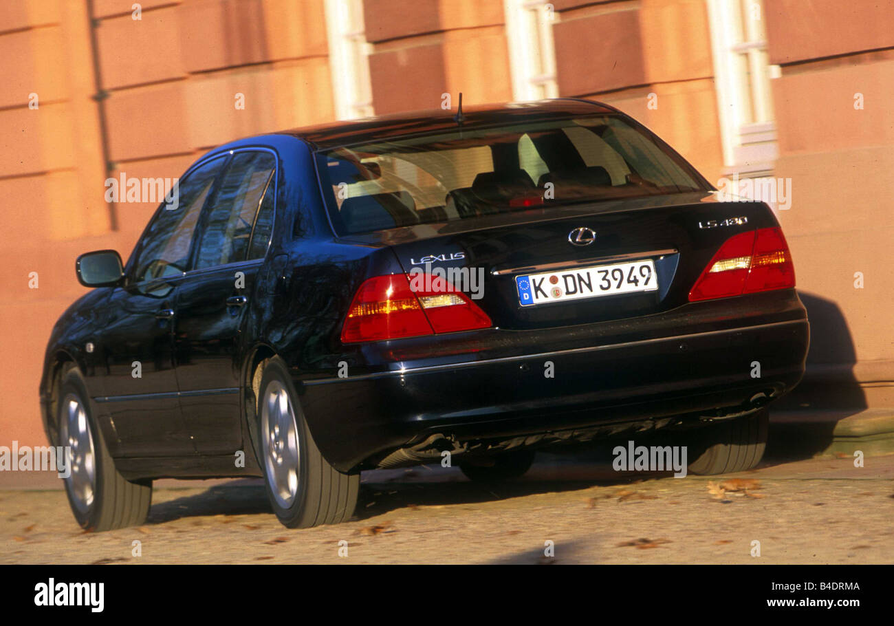 Voiture, Lexus LS 430, une limousine de luxe, environ s, l'année de modèle 2001-, noir, Ville, la conduite, la diagonale de l'arrière, vue arrière Banque D'Images