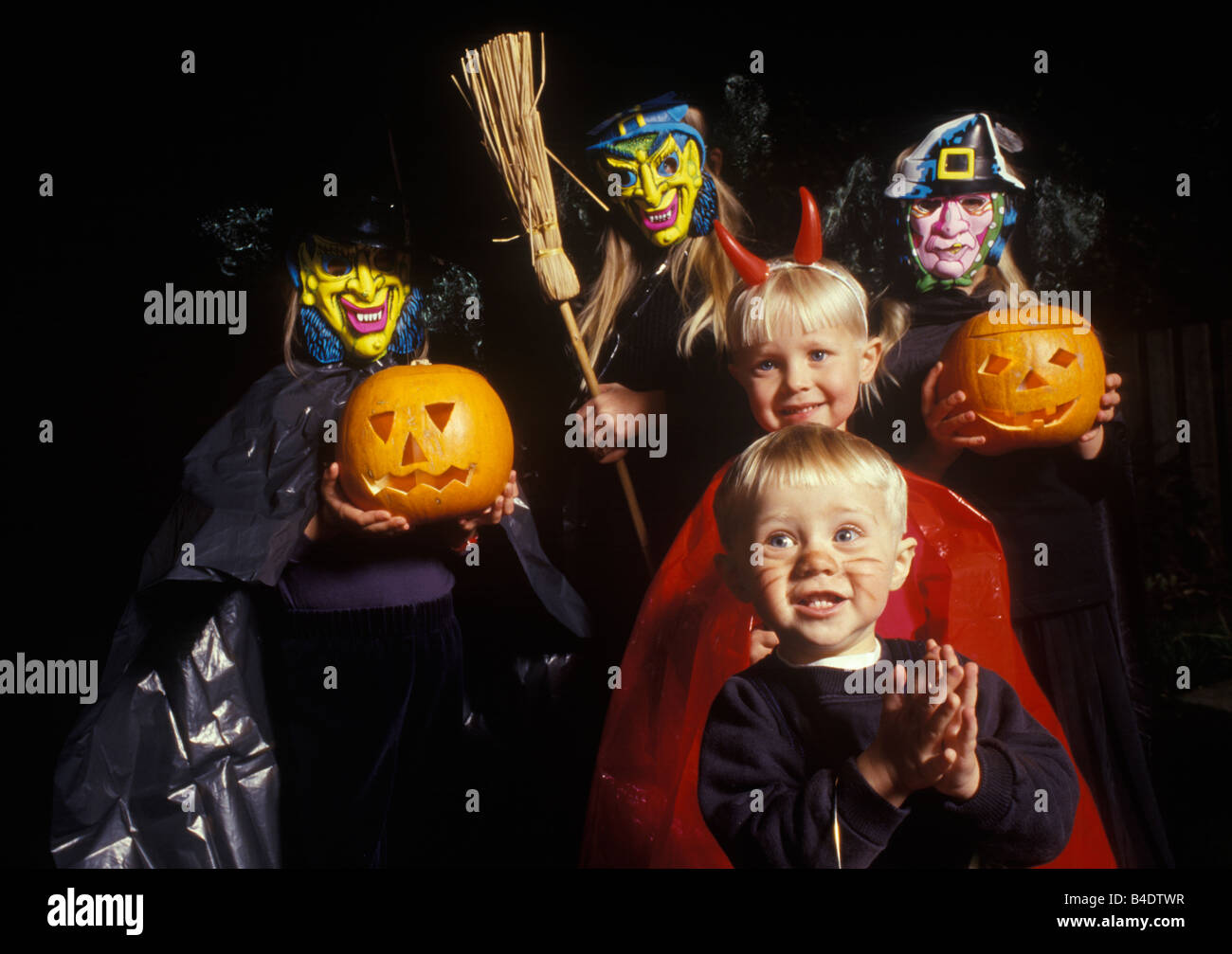 Les enfants déguisés pour l'halloween Banque D'Images