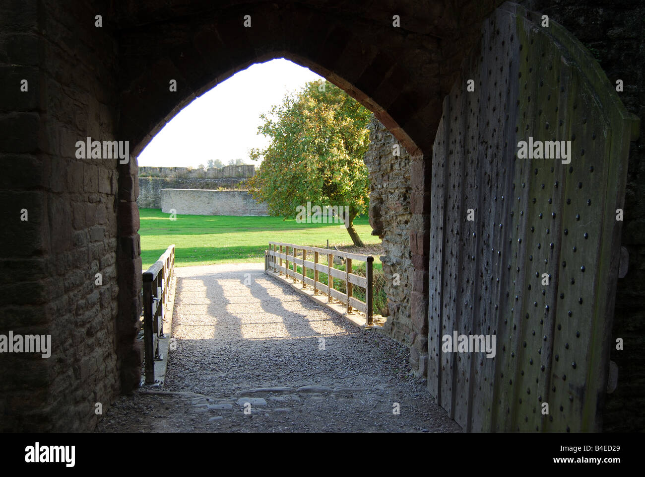 Douves du château et l'entrée, Ludlow Castle, Ludlow, Shropshire, Angleterre, Royaume-Uni Banque D'Images