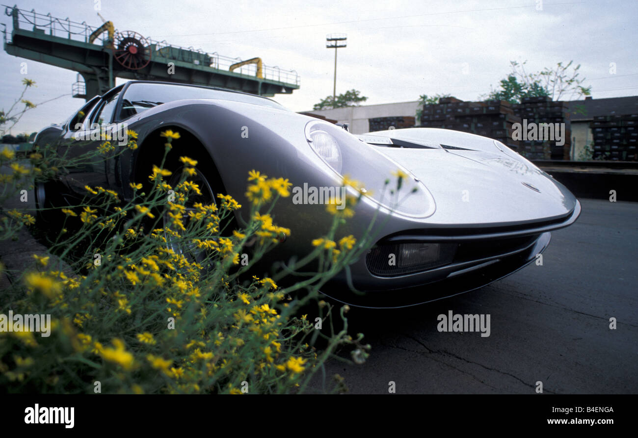 Voiture, Lamborghini Miura SV Jota, année modèle : années 70, années 70, l'argent, voiture de sport, coupé, cabriolet, voiture d'époque, vieille voiture, debout, Banque D'Images