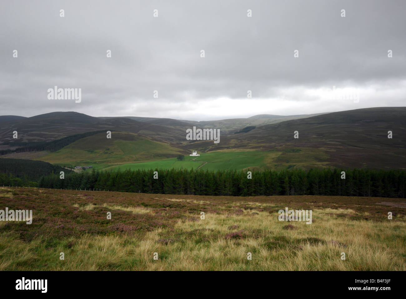 Vue éloignée de Corgarff Castle Strathdon Aberdeenshire dans le Parc National de Cairngorms, en Écosse Banque D'Images