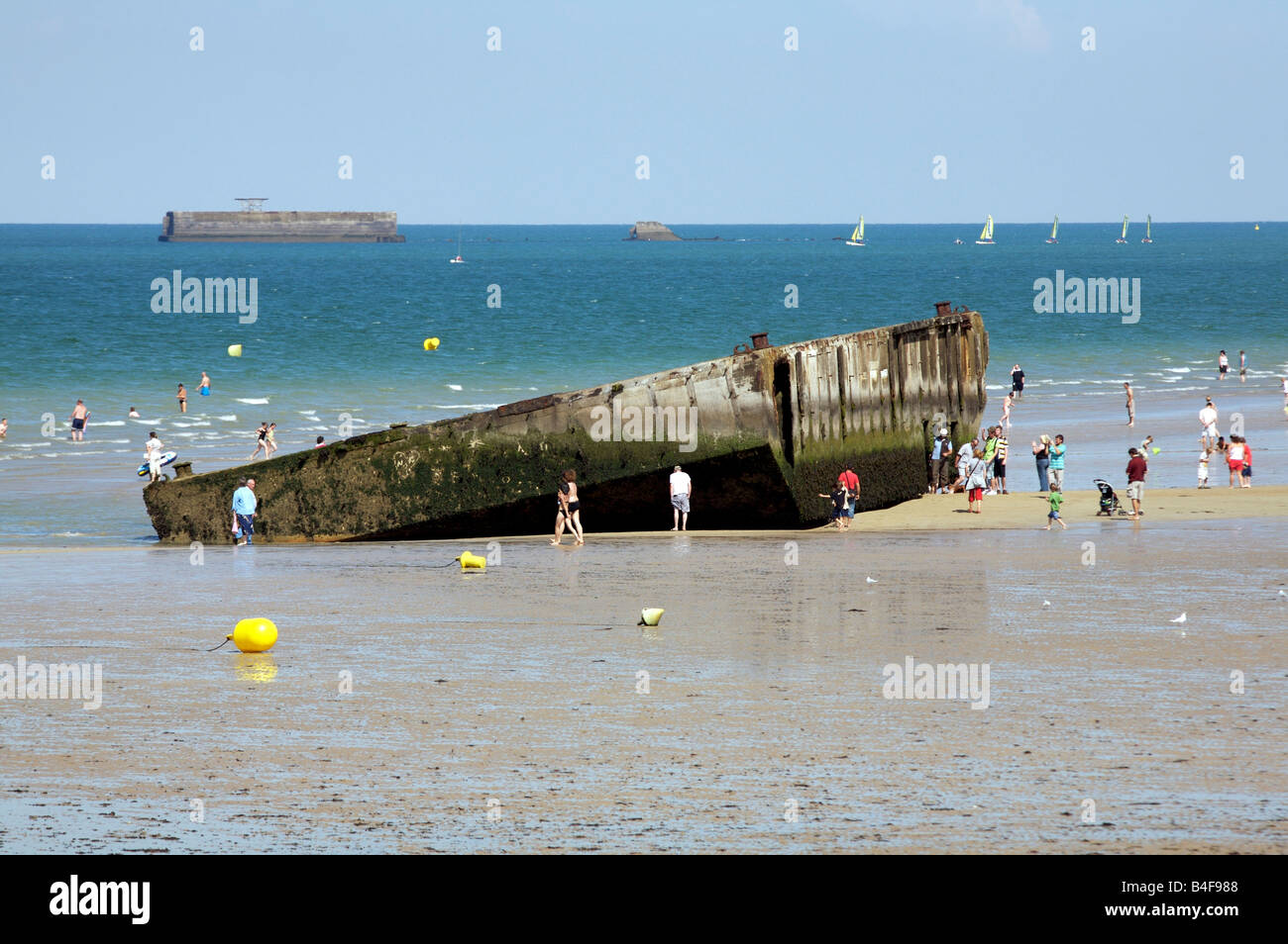 Demeure de Mulberry Harbour, Arromanches-les-Bains, Normandie, France Banque D'Images