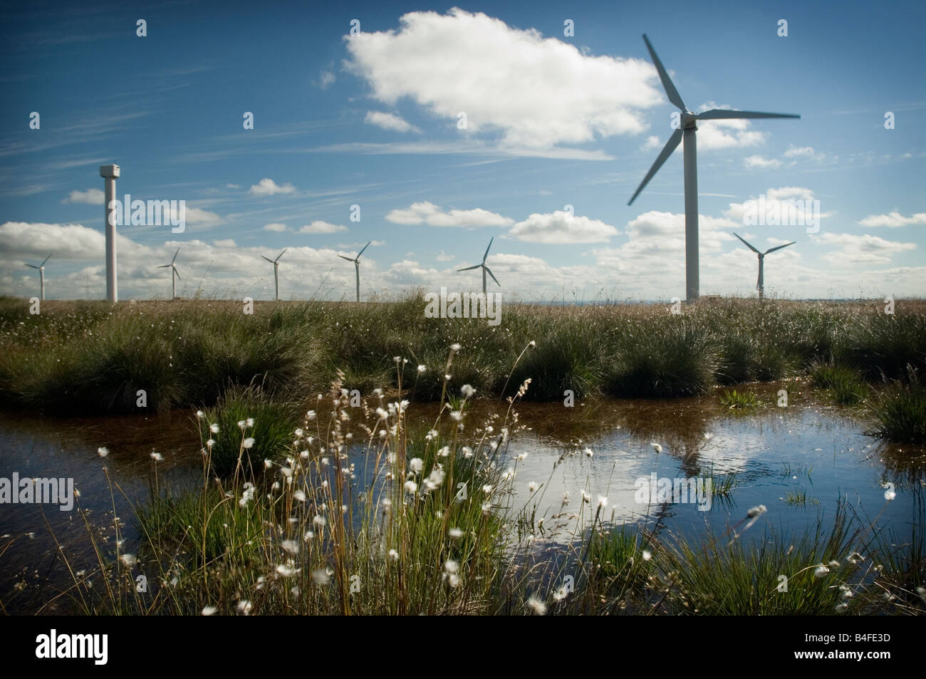 Éoliennes sur Ovenden moor près d'Halifax West Yorkshire Banque D'Images