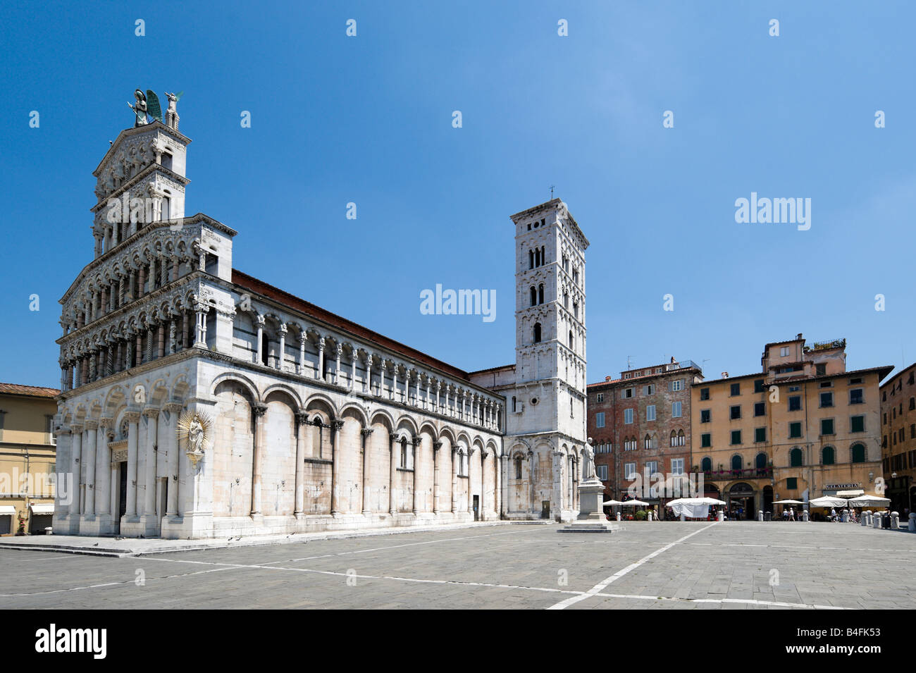 L'église de San Michele in Foro, Piazza San Michele, Lucca, Toscane, Italie Banque D'Images
