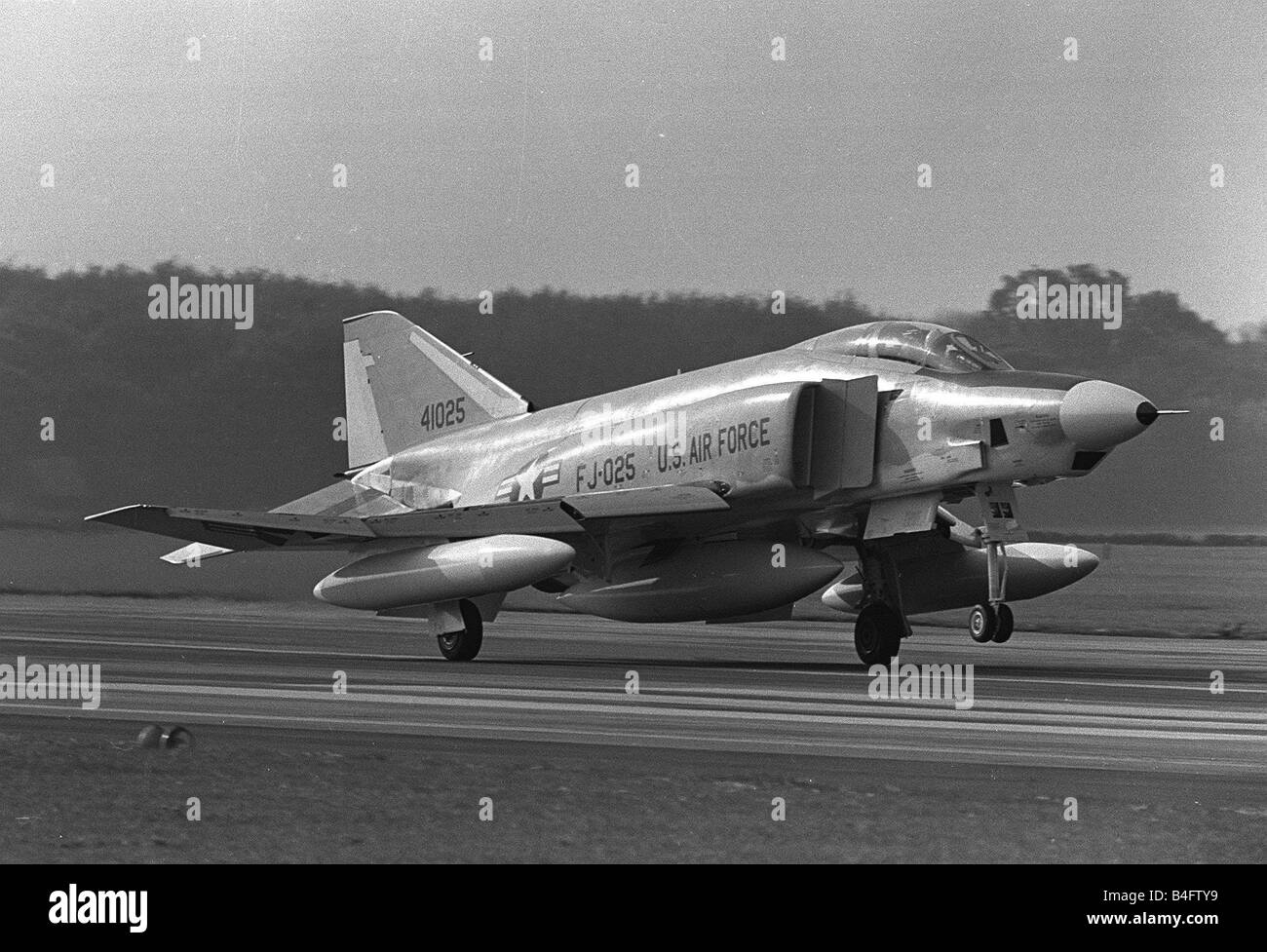 Avion McDonnell Douglas RF 4 60 mai 1965 US Air Force jets fantômes arrivent à en Angleterre à RAF Alconbury où ils seront basés dans le cadre de l'USAF Banque D'Images