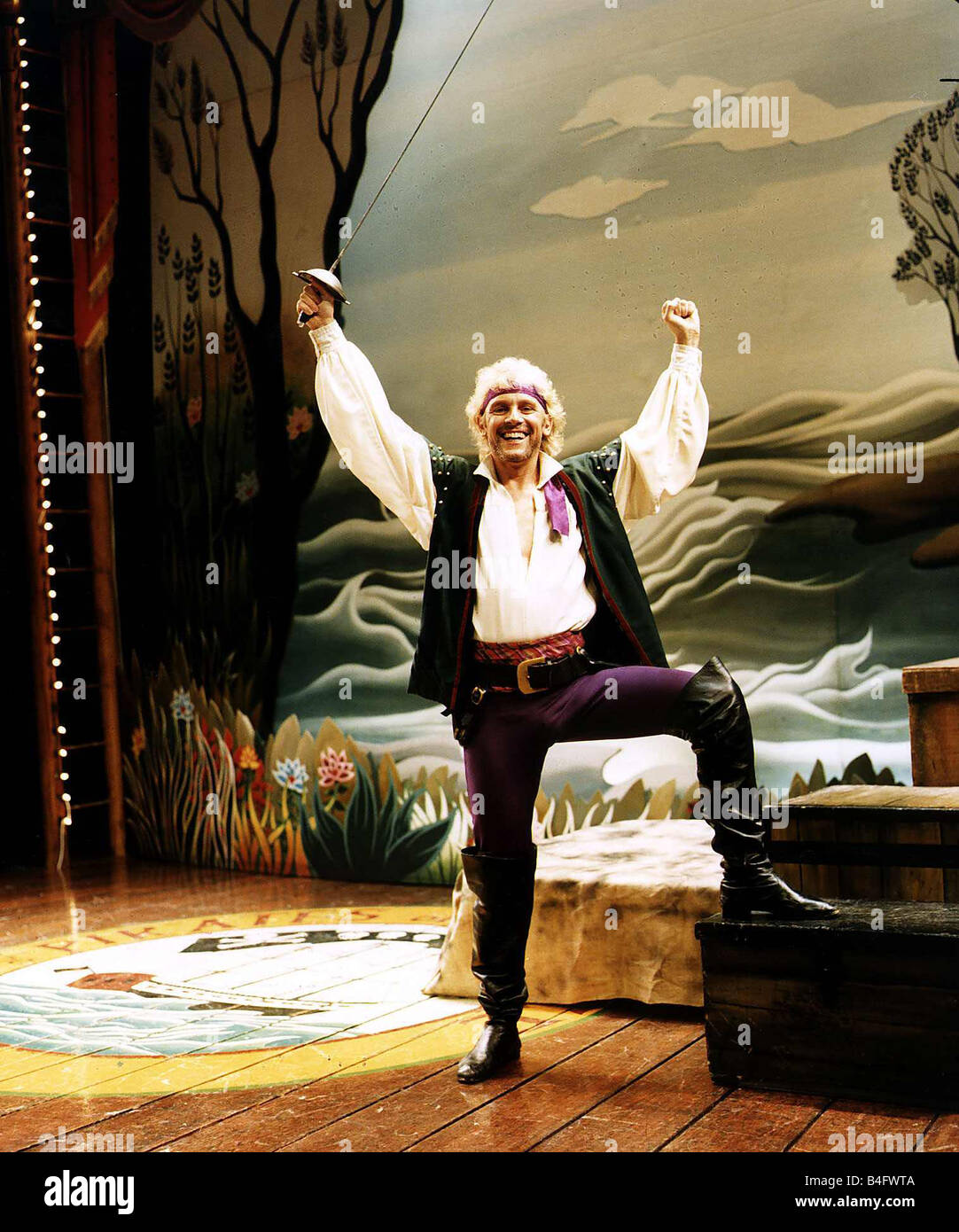 Paul Nicholas acteur stars dans Pirates of Penzance Mirrorpix Banque D'Images
