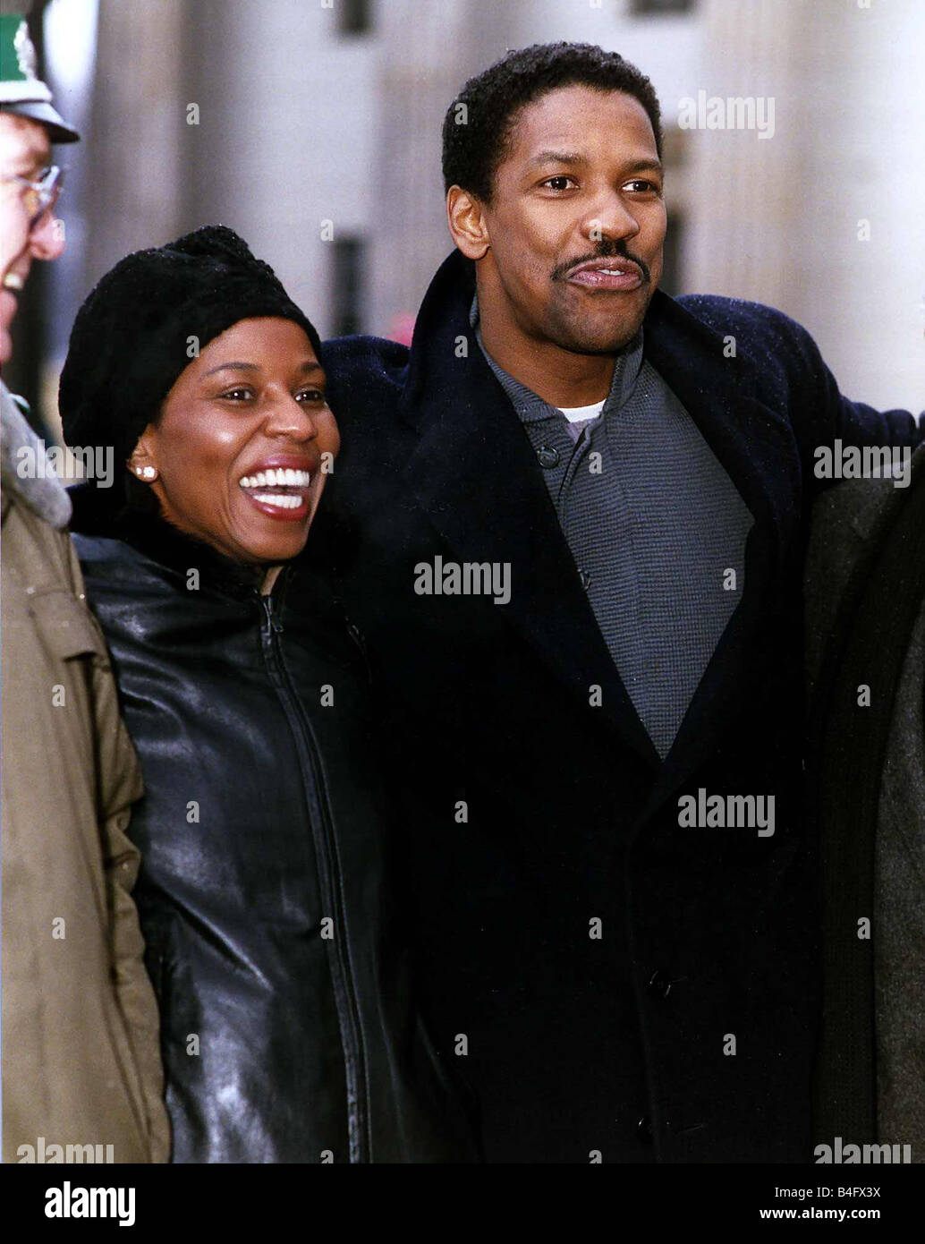 Denzel Washington l'acteur américain avec sa femme Pauletta Mirrorpix Dbase Banque D'Images