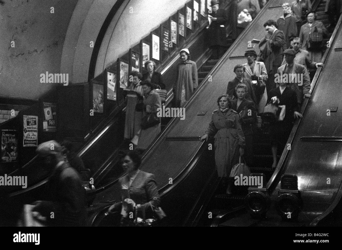 Coulisses de London Underground Station Holborn, Octobre 1954 Banque D'Images
