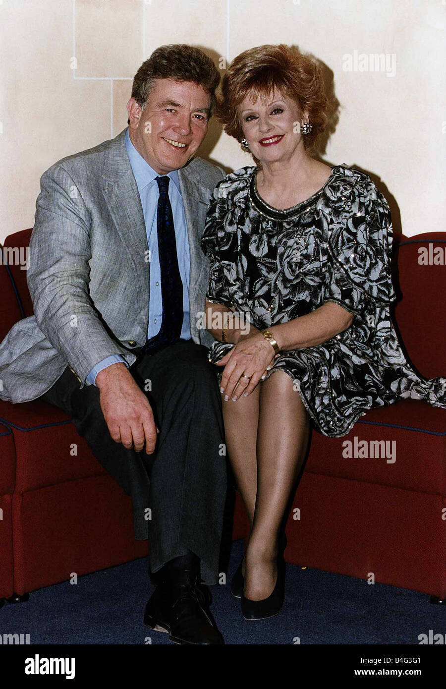 Albert Finney Acteur et apperaring Barbara Knox sur l'Terry Wogan show Banque D'Images