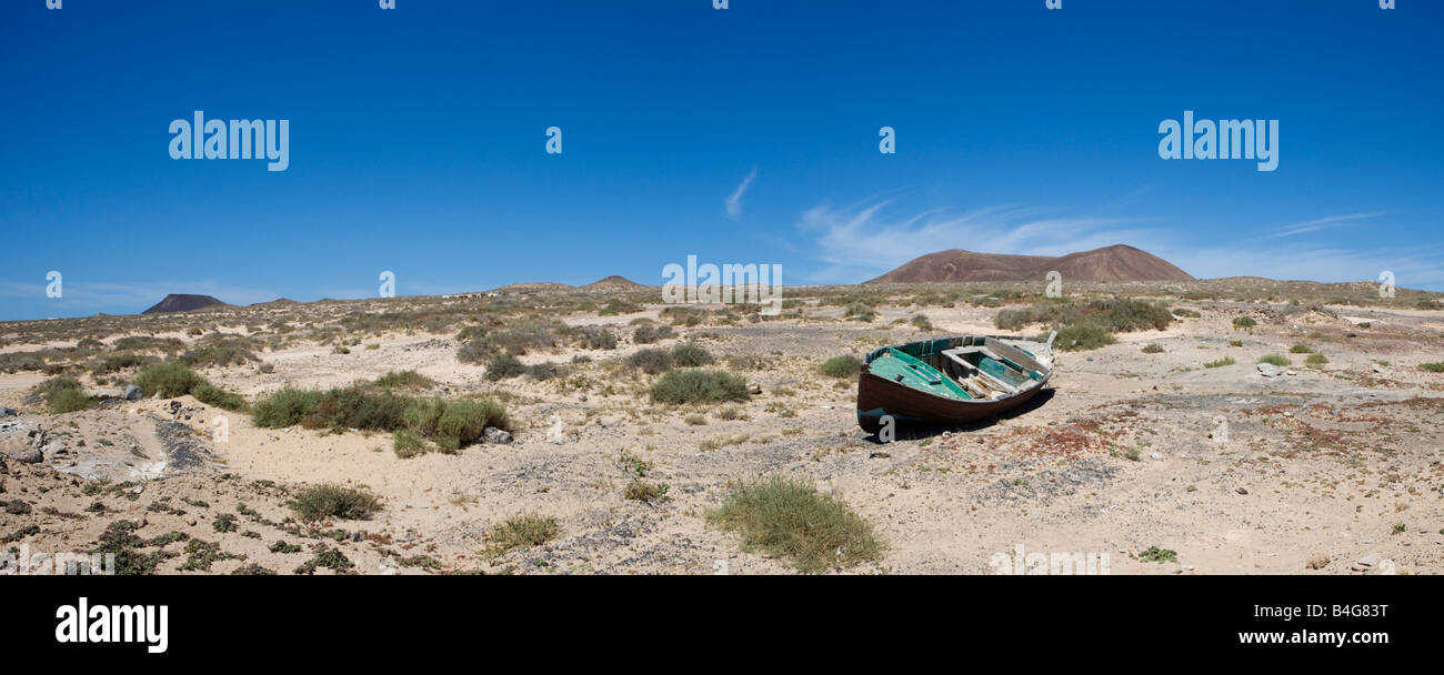 Un bateau sur la terre Banque D'Images