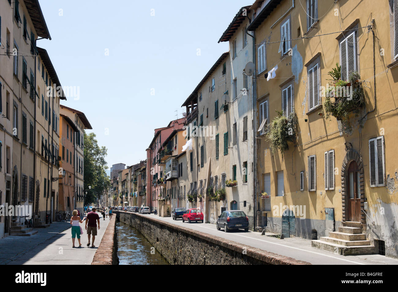 Via del Fosso dans la vieille ville, Lucca, Toscane, Italie Banque D'Images