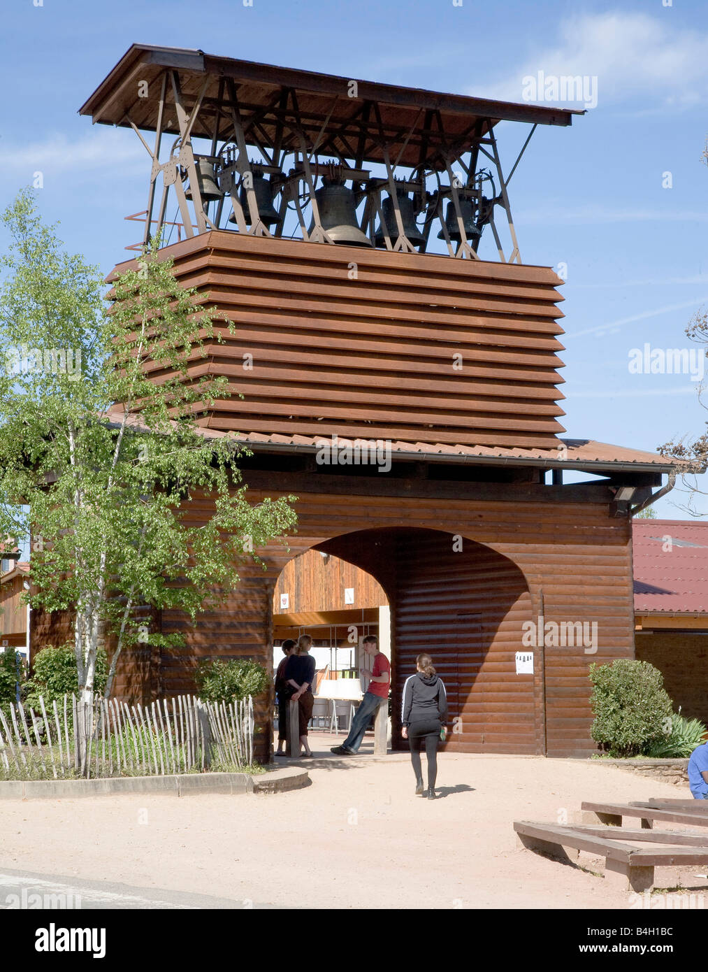 Taizé, Communauté de Taizé (Communauté de Taizé), Glockentor von Außen Banque D'Images