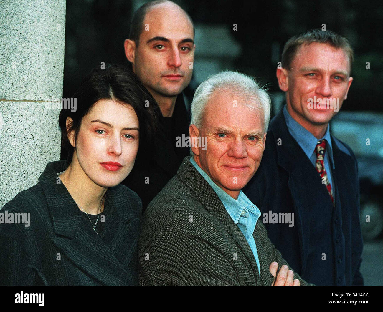 Malcolm McDowell et la distribution de la pièce de théâtre neuf BBC Nos amis dans le Nord Gina McKee Mark Strong Daniel Craig Banque D'Images