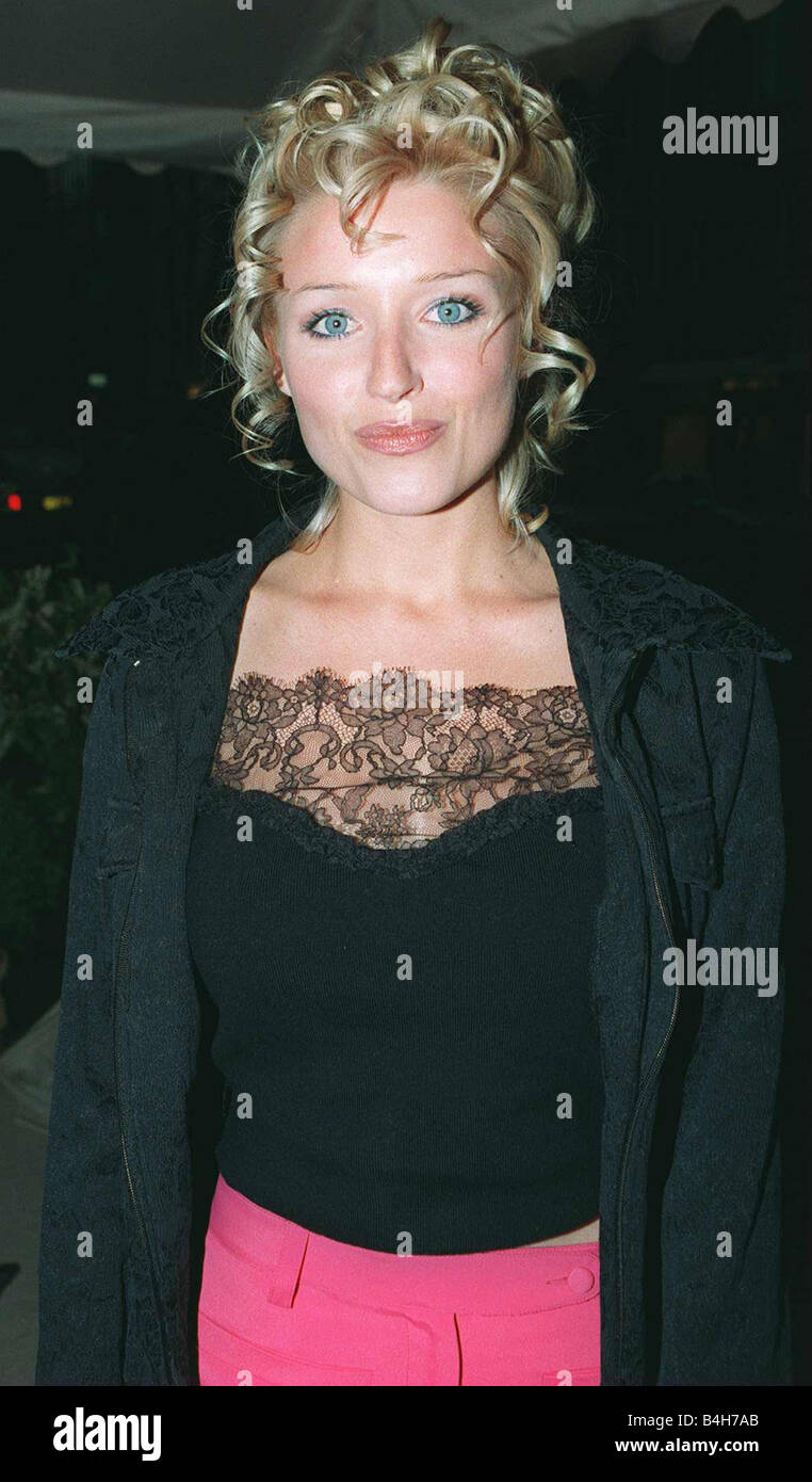 L'actrice chanteuse Dubmatique lors du lancement du nouveau parfum Chanel Allure Chanel au magasin dans Sloane Street Londres Banque D'Images