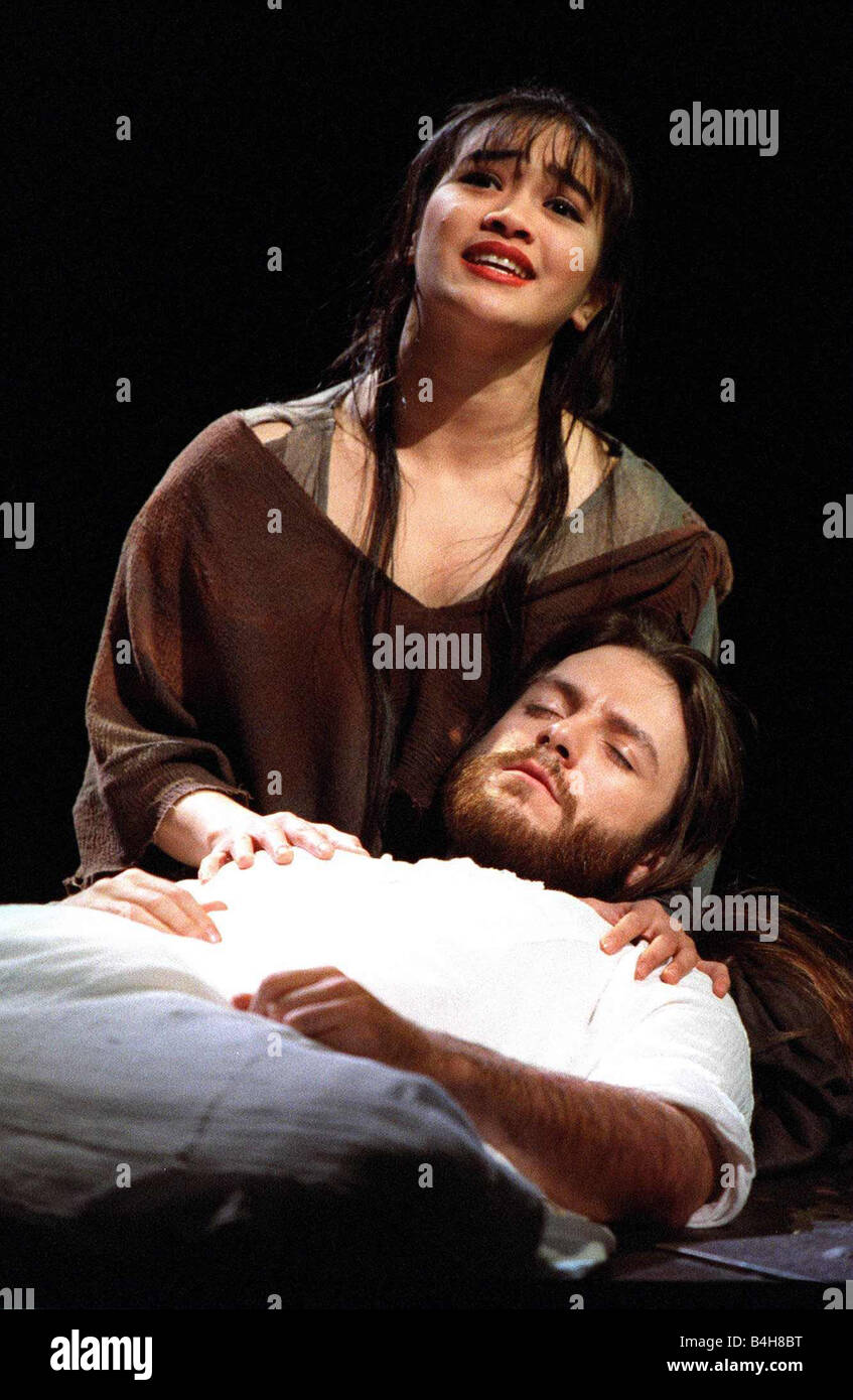 Steve Balsamo stars comme Jésus et Joanna Ampil comme Marie Madeleine en Jésus Christ Superstar au Lyceum Theatre Banque D'Images