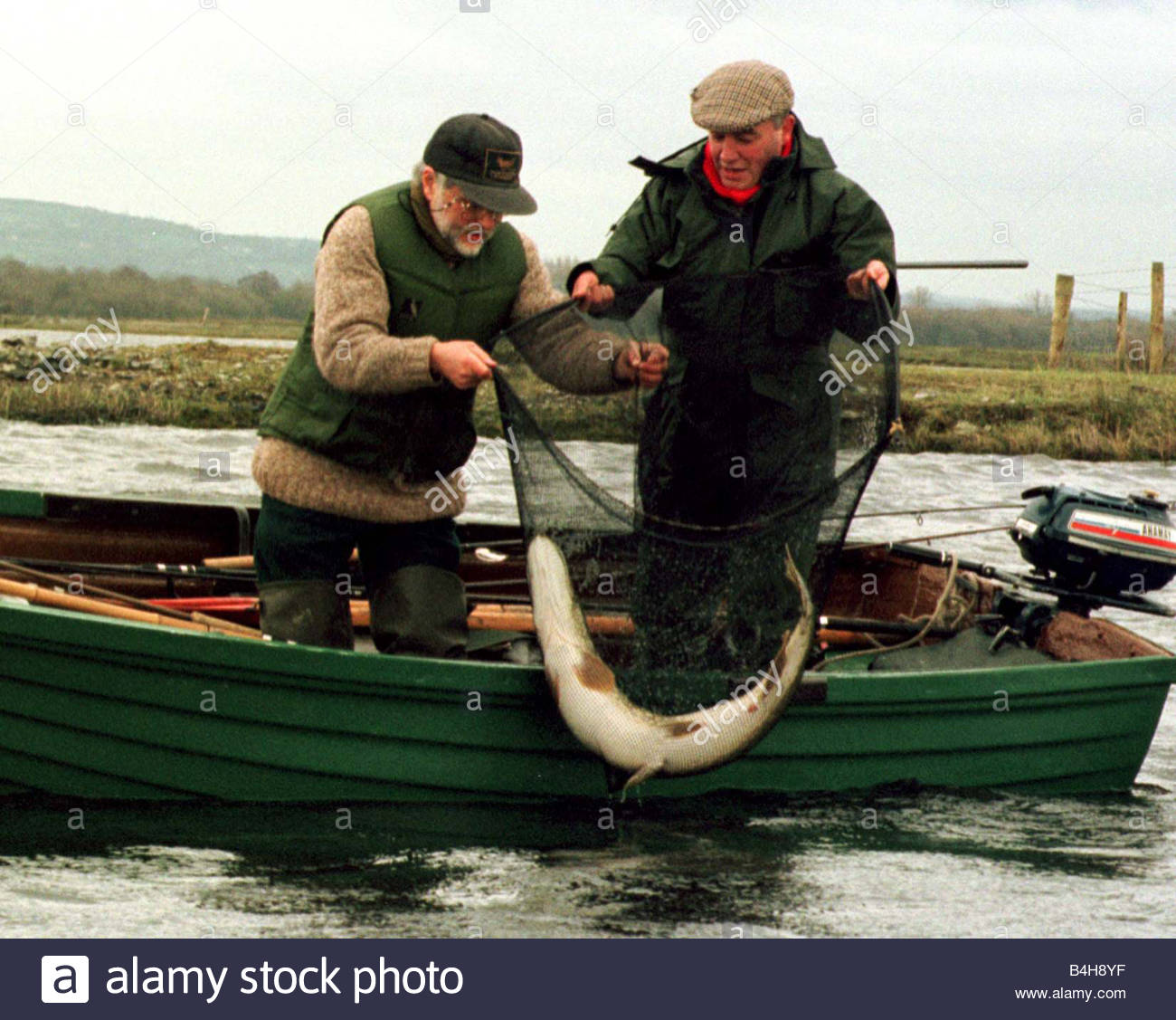 25e Anniversaire Du Club De Peche Le Poules Mouillees Speciman Fevrier 1998 George Higgins Et Larry Nixon Net Un 24lb Pike Le Mettez En Surbrillance Photo Stock Alamy 25e Anniversaire Du Club De Peche Le Poules Mouillees Speciman Fevrier 1998 George Higgins Et Larry Nixon Net Un 24lb Pike Le Mettez En Surbrillance Photo Stock Alamy