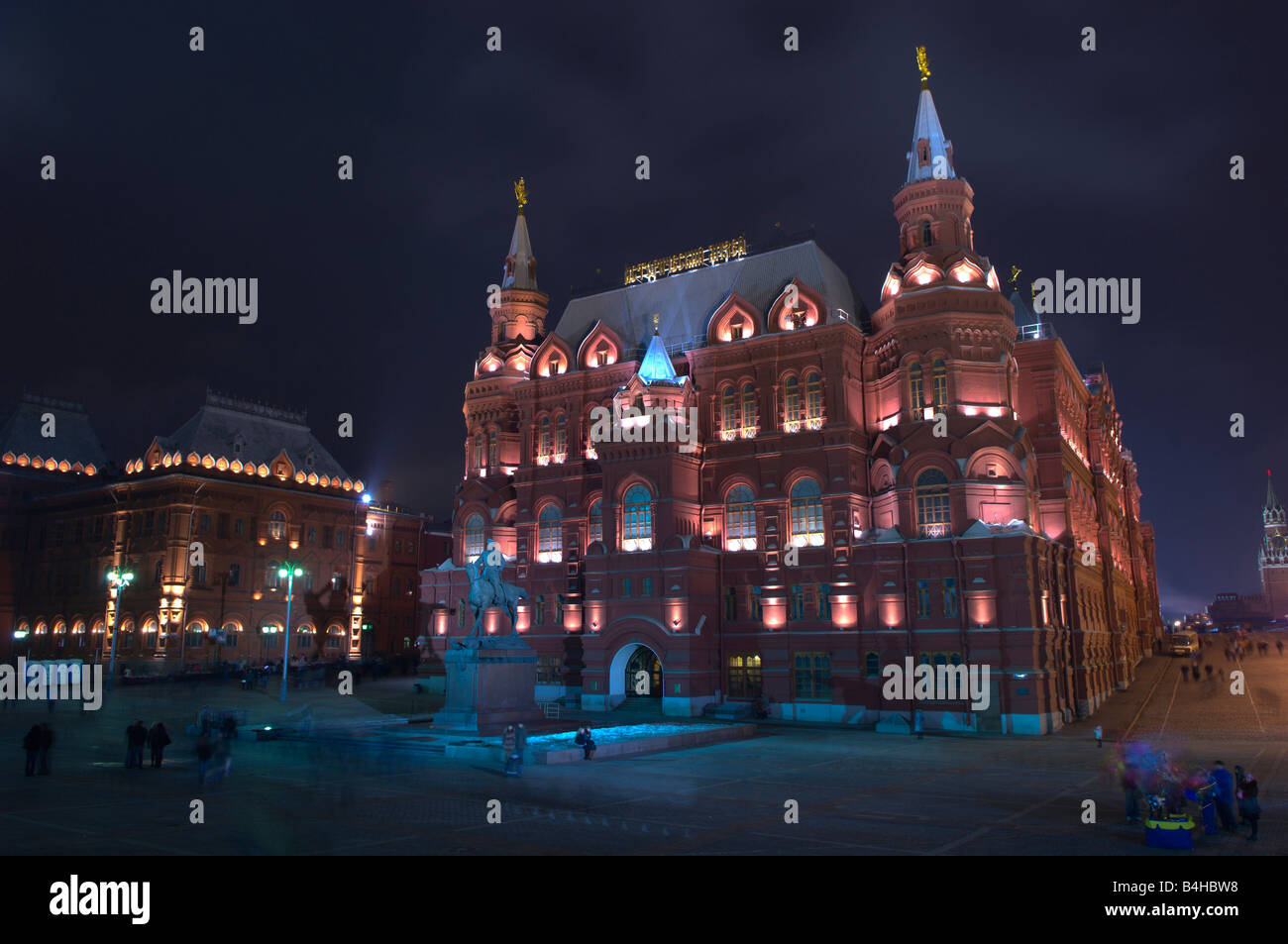Museum lit up at night, Musée historique national d'État, Moscou, Russie Banque D'Images