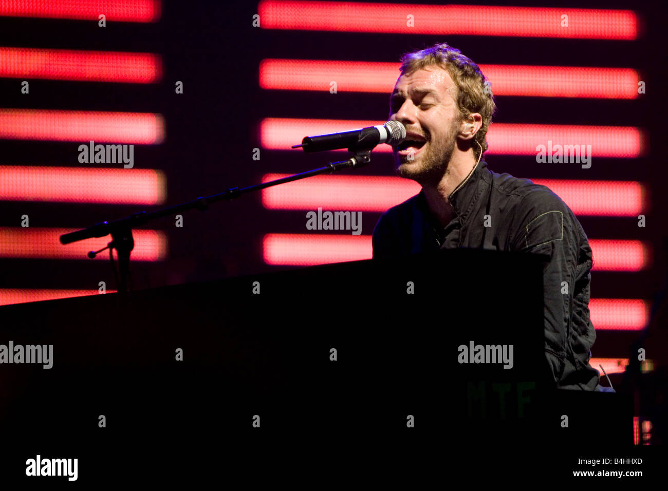 Chris Martin sur scène avec Coldplay au Sydney Entertainment Centre, Australie Banque D'Images