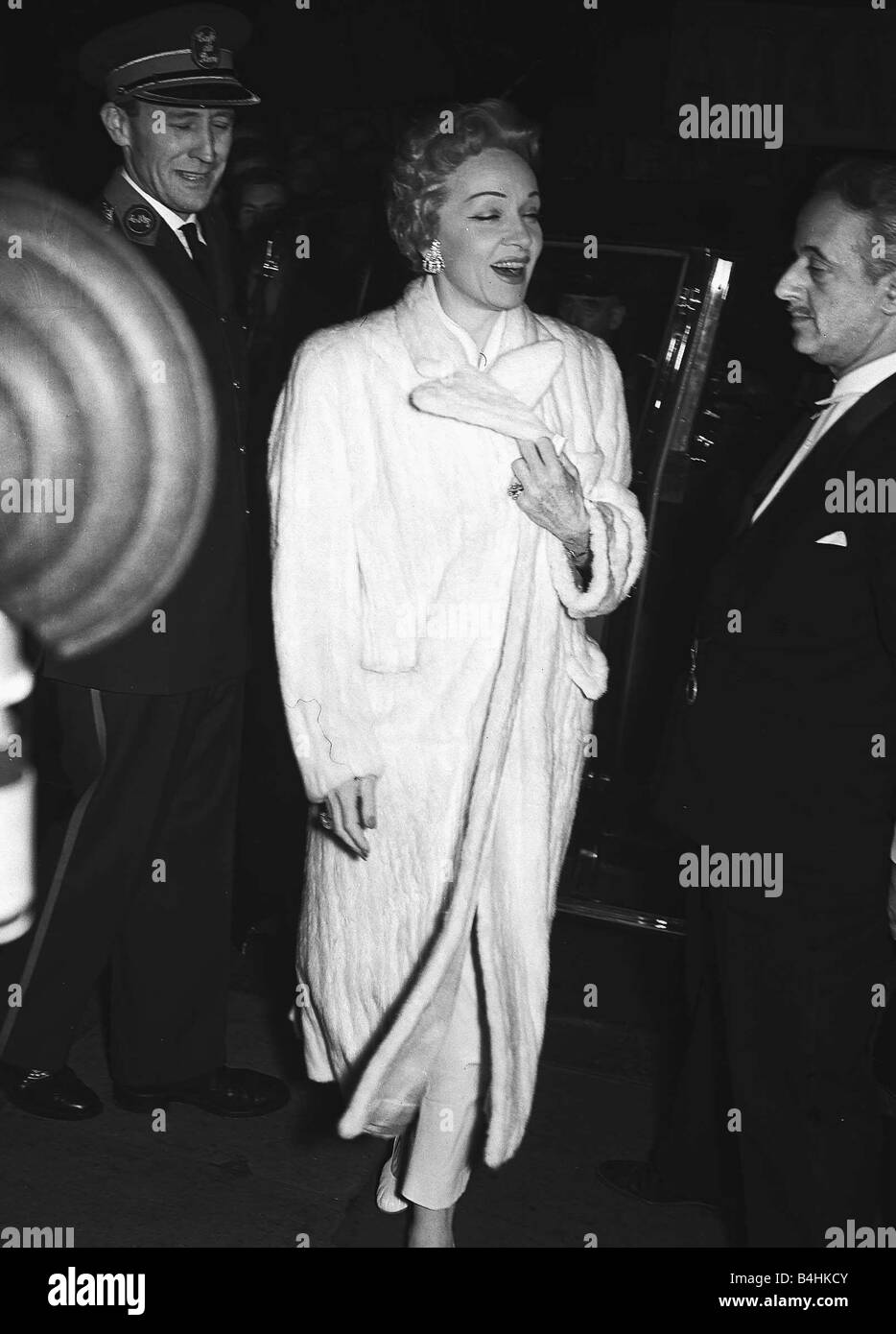 Marlene Dietrich au Café De Paris Juin 1954 Banque D'Images