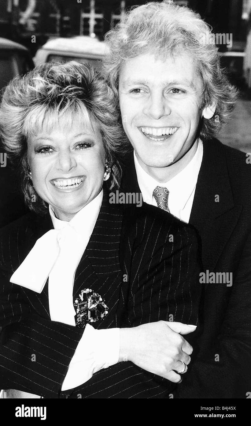 L'Acteur Nicholas Paul avec la chanteuse Elaine Paige Janvier 1987 Msi Dbase Banque D'Images