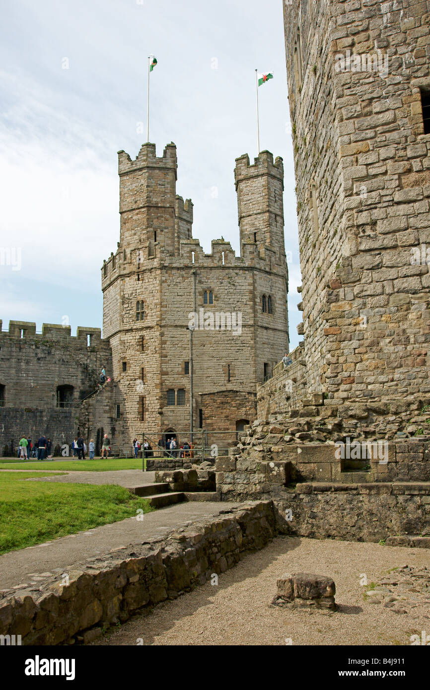 Château de Caernarfon Gwynedd dans l'ouest du pays de Galles du Nord Banque D'Images