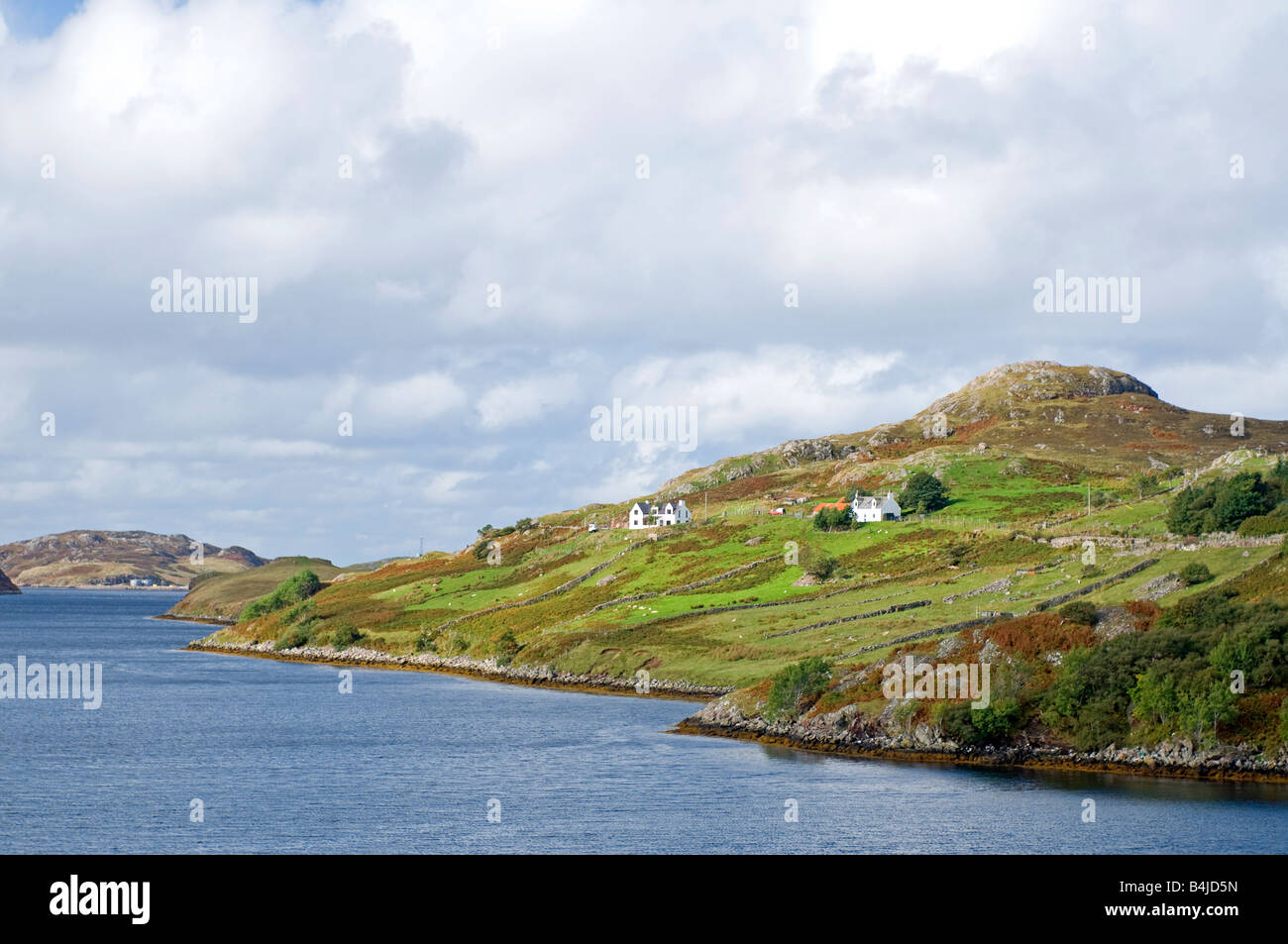 Crofting dispersés au-dessus des collectivités, Loch Inchard Riconich Sutherland Banque D'Images