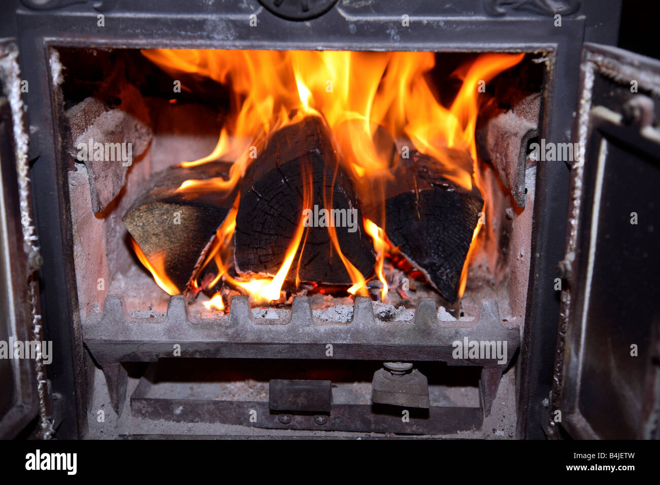 Poêle à bois. Banque D'Images