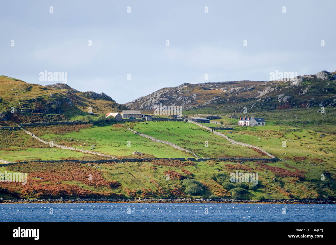 Crofting dispersés au-dessus des collectivités, Loch Inchard Riconich Sutherland Banque D'Images