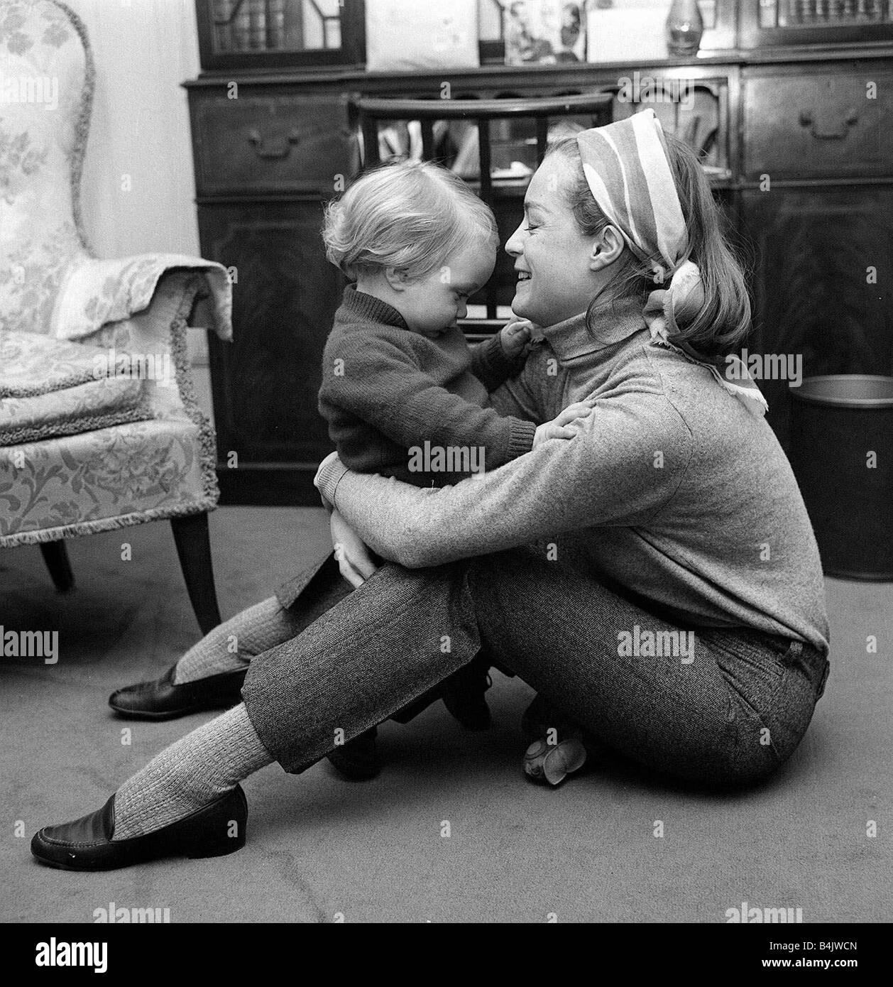 Mars 1968 Romy Schneider actrice aux fils 4g02 Mirrorpix Banque D'Images