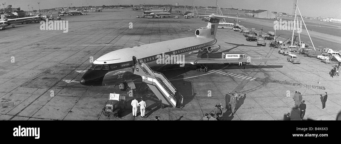 DeHavilland Trident 1C à l'aéroport d'Heathrow dans le modèle de couleurs d'aéronefs de Havilland DH 121 Trident 1C Sep 1962 BEA British European Airways l'avion avait volé dans de la Farnborough Air Show pour aller chercher un groupe de fonctionnaires avant de s'envoler pour Dublin Vol100 LFEY003 Banque D'Images