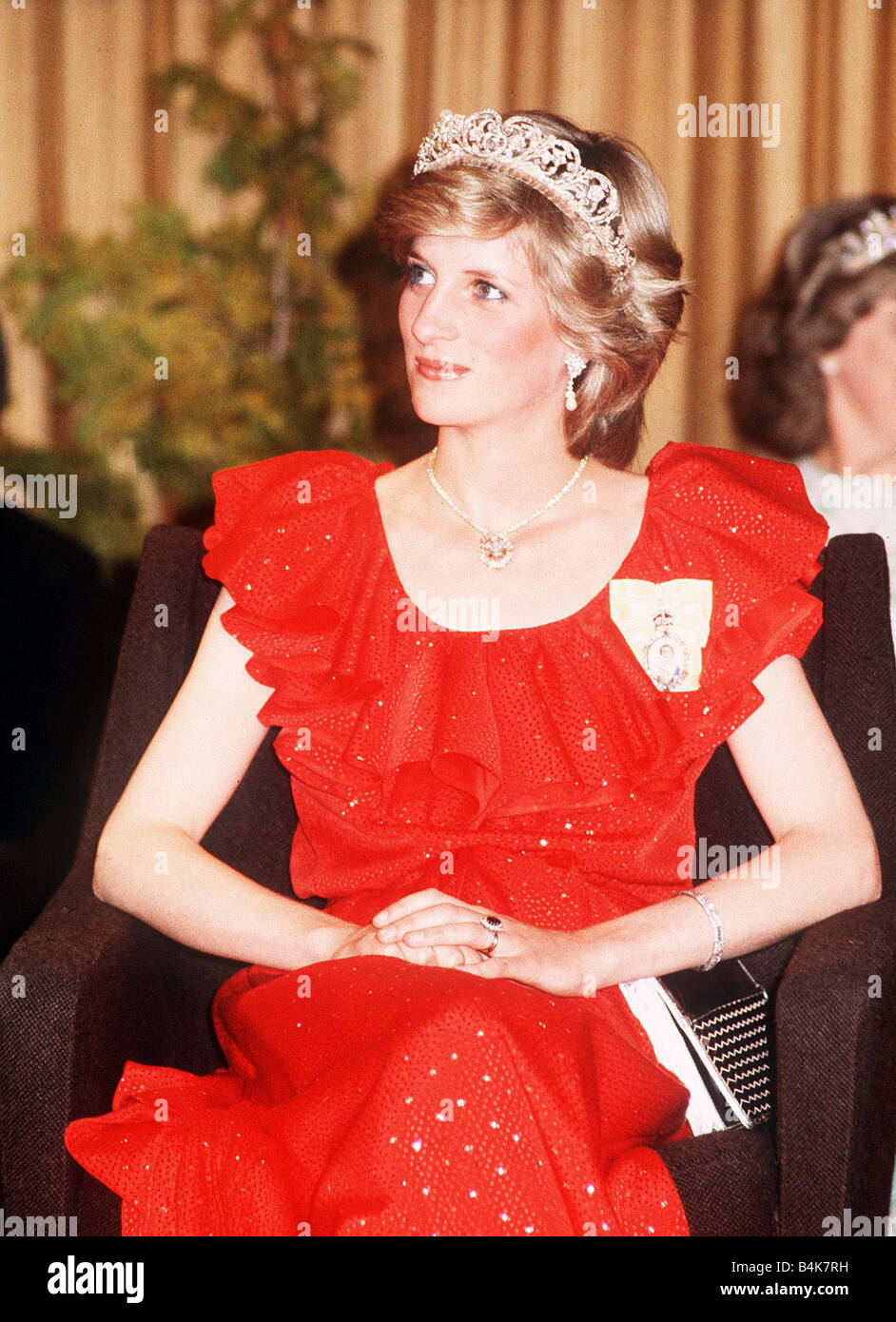 La princesse Diana en Australie Tasmanie à l'état de réception Hôtel Wrest  Point portant une robe rouge et tiara Mars 1983 Photo Stock - Alamy