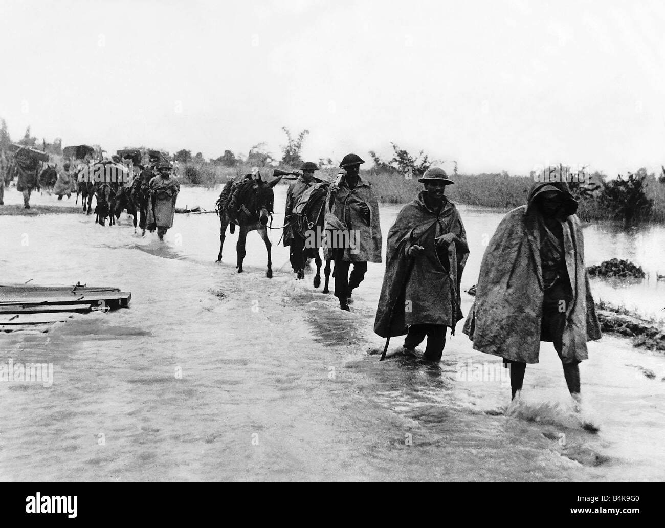 WW2 avec les Japonais, chassé de l'Inde le 17 août, Bishenpur retourne maintenant à la normale lorsqu'il est utilisé comme base d'une ligne de mules transportant des fournitures de Bishenpur à Manipur État aux troupes alliées en première ligne Banque D'Images