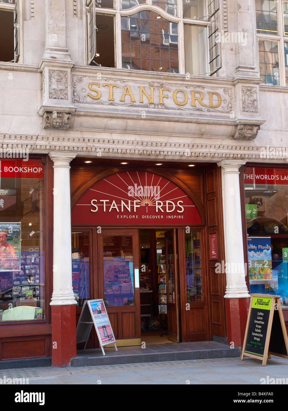 Stanfords la carte de voyage et de livres Long Acre Covent Garden Londres WC2E Banque D'Images