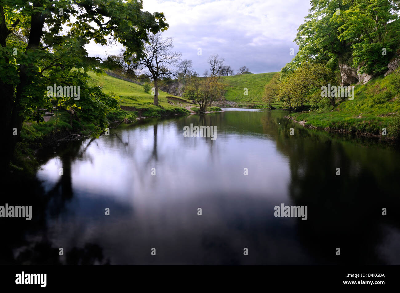 Partie de la tranquille et paisible près de Wharfedale près de Grassington Tonbridge North Yorkshire Angleterre UK Banque D'Images