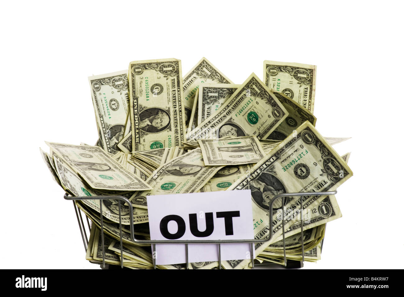 Pile de United States dollar bills in office de corbeille en fil Banque D'Images
