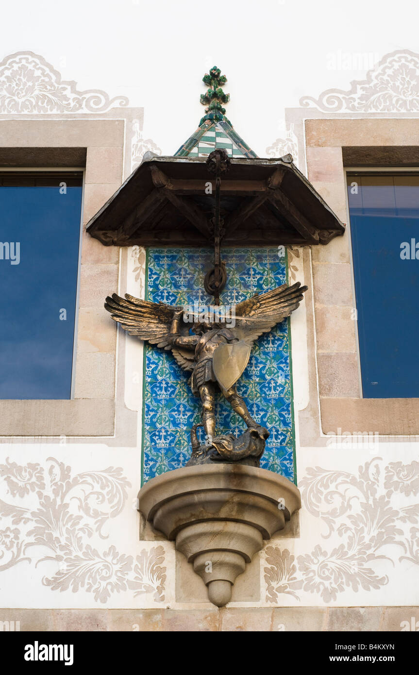 Statue de Saint Gabriel dans le "Pati de les dones' CCCB (centre de culture contemporaine de Barcelone), Barcelone Banque D'Images