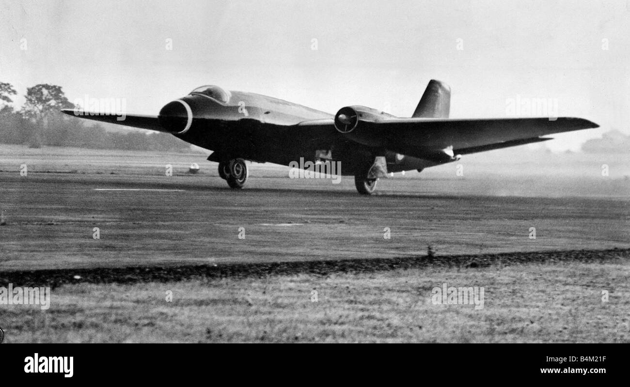 Anniversaire 13 mai 1949 Le premier britannique bomber jet a produit le Canberra fait son premier essai en vol d'aéronefs OPS English Electric Canberra 52 août record traversée de l'Atlantique English Electric Canberra B2 Bomber décolle du RAF Aldergrove en Irlande du Nord sur c est la traversée de l'Atlantique dans les deux sens en un jour il a fallu 8 heures pour l'aller-retour y compris un arrêt Banque D'Images