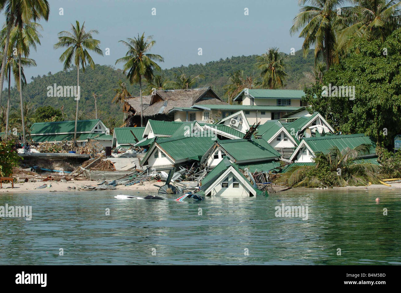 Tsunami Décembre 2004 Phi Phi Island Cabana Hotel Thaïlande sur l'île Phi Phi Mirrorpix Banque D'Images