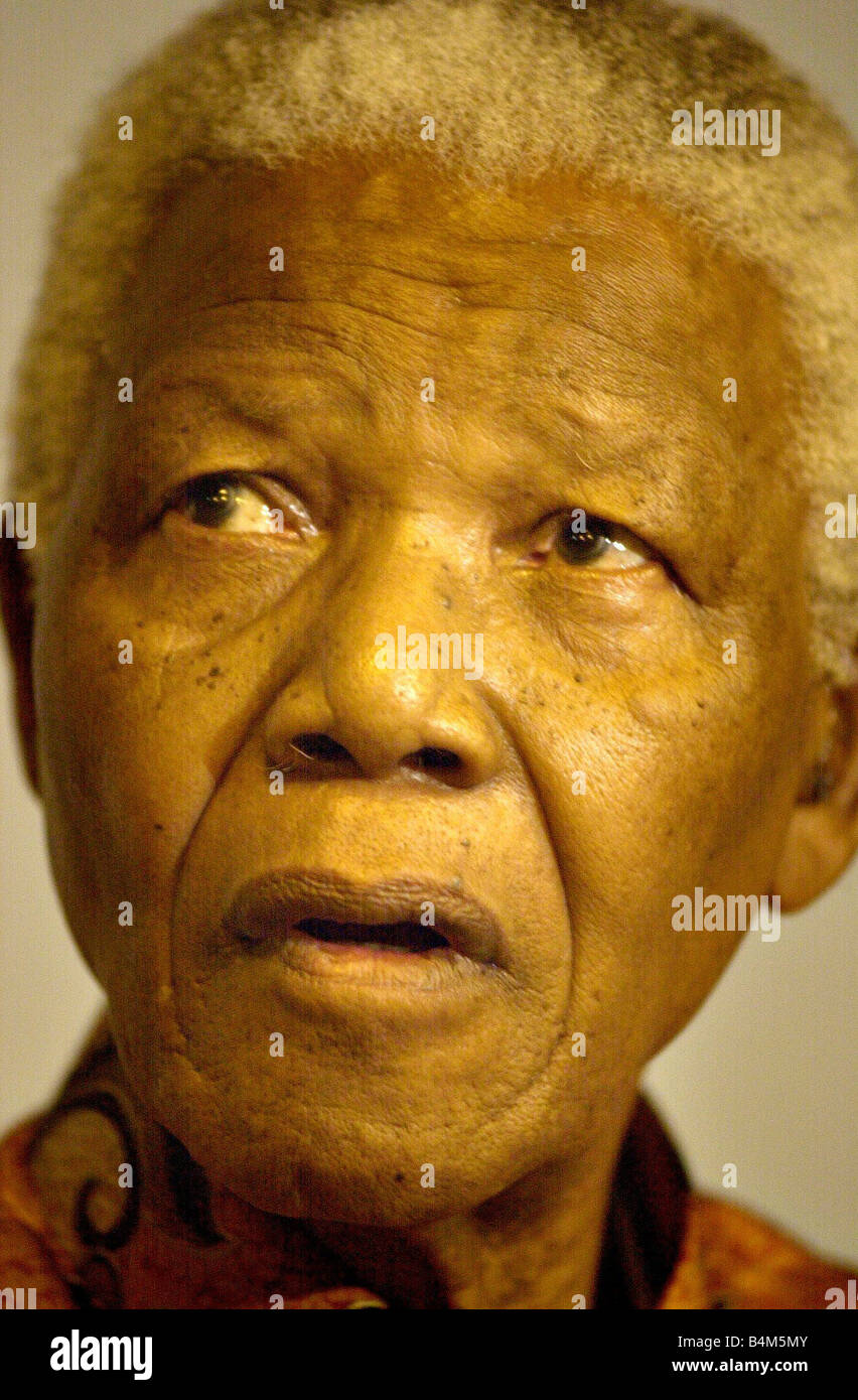 Nelson Mandela, ancien président de l'Afrique vu ici à Glasgow s Prison Barlinnie en juin 2002 Banque D'Images